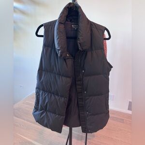 Athleta puffer vest.  Medium Tall